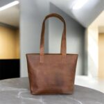 Classic Women's Leather Tote – Oil Pull-Up Finish, Perfect for Everyday Use