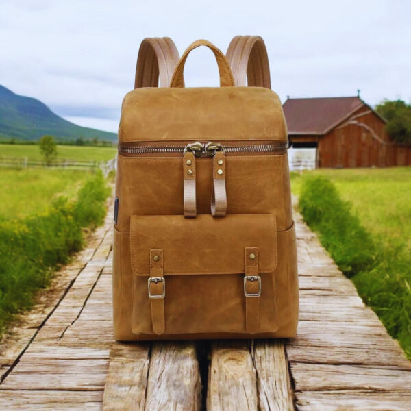Oil Pull-Up Leather Backpack – The Perfect Blend of Style & Strength