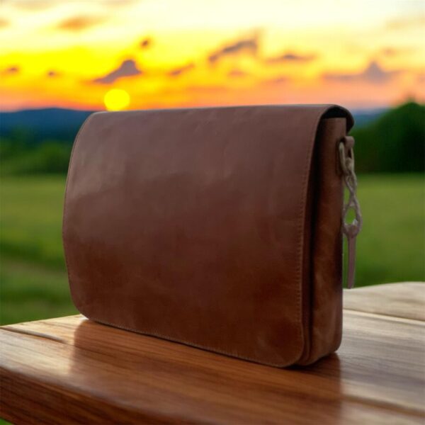 Crazy Horse Leather Laptop Messenger Bag – Full-Flap, Durable & Stylish