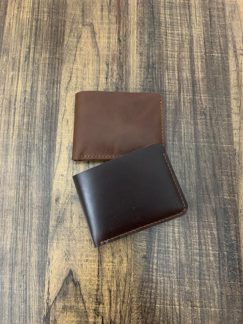 Design 10.0 Handmade Slim Leather Wallet – Full-Grain Bifold with Cash & Card Slots - Image 1